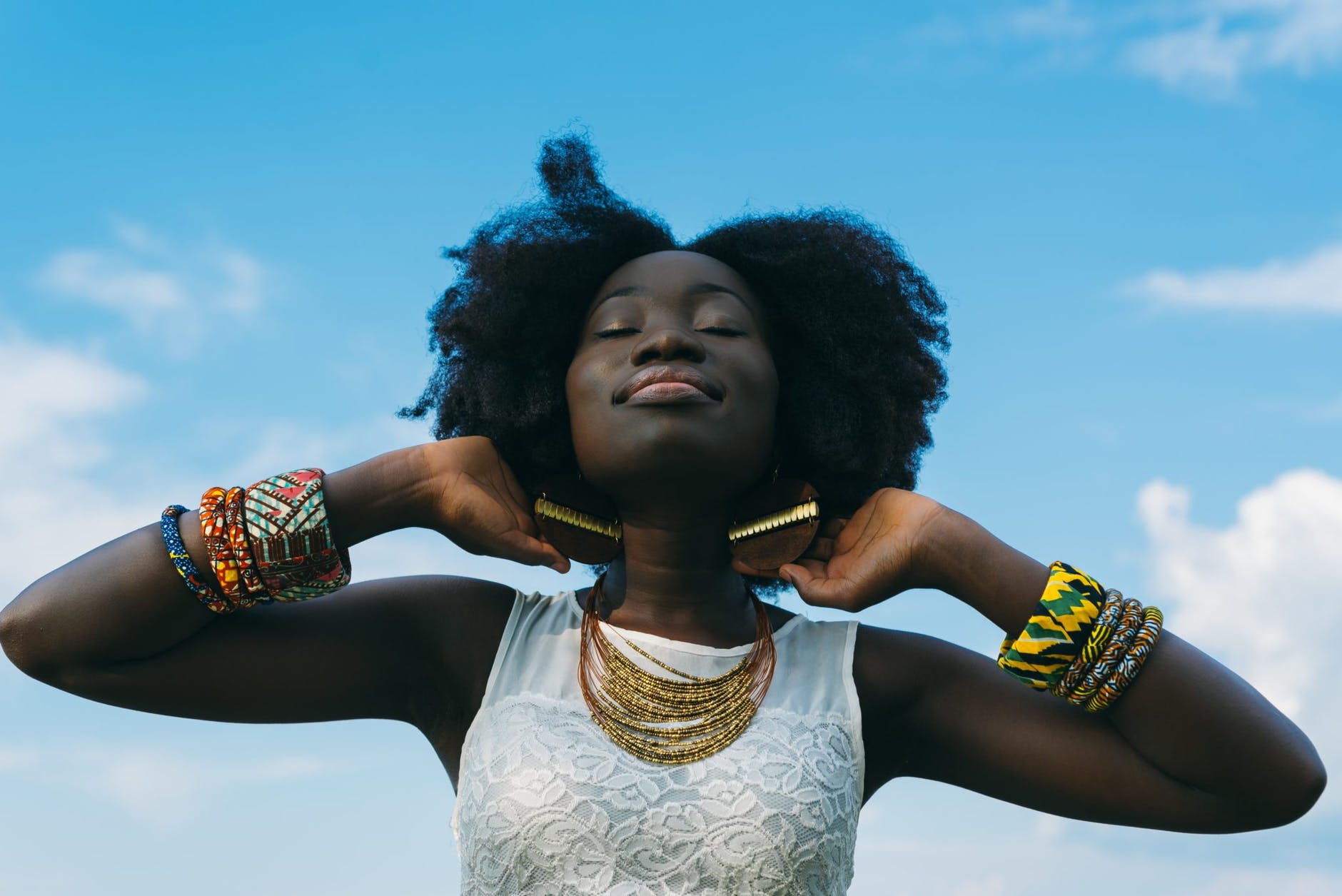 Quelles marques africaines choisir pour décorer, s’habiller ou entretenir vos cheveux avec soin ?